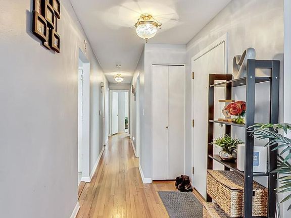 5th image of 731 Beau Ct