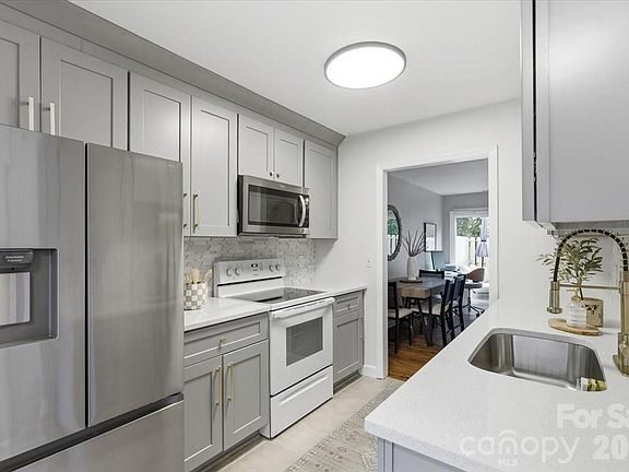 4th image of 2705 New Hamlin Way