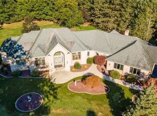 50 Pine Creek Ln, Rochester, NY 14626