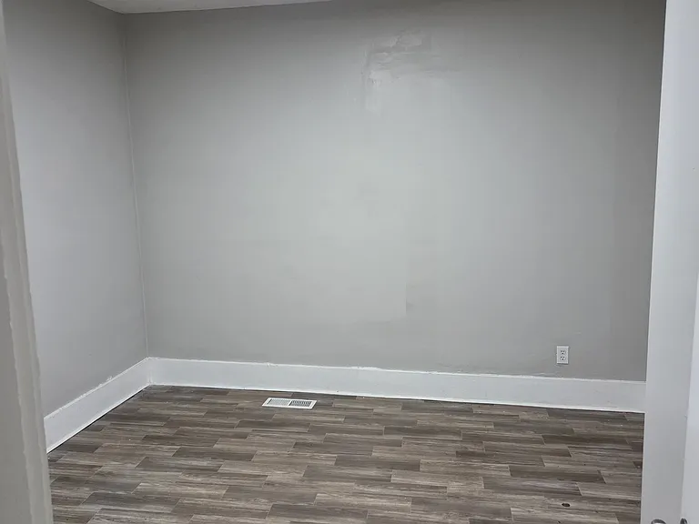 3104 Grand Ave — Photo 3