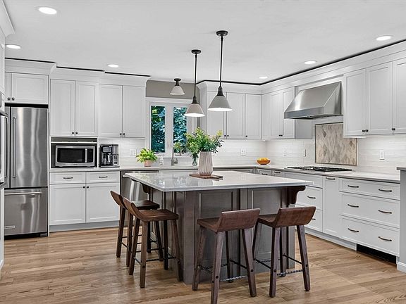 2nd image of 7 McCarthy Cir