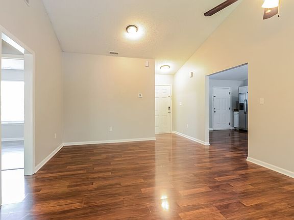 4th image of 8880 Woodpointe Cir