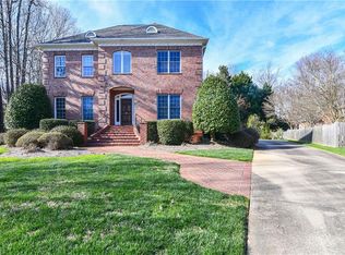 4 Gallenwol Ct, Greensboro, NC 27405