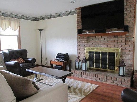 4th image of 26 Oakridge Dr