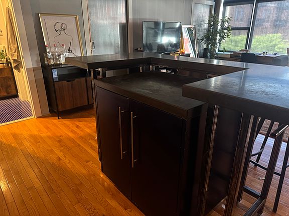 4th image of 956 N High St APT 3X