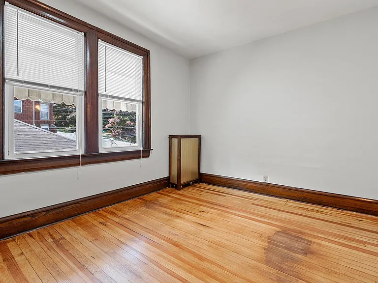 1015 E Gibson St — Photo 11