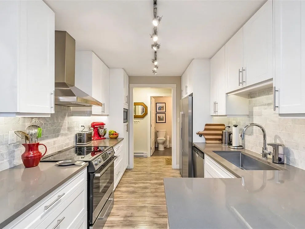 2 bed, 1121 sqft, $3,500 — Photo 4