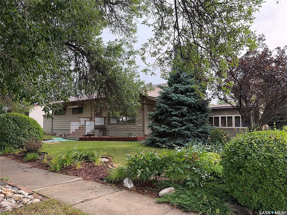 1st image of 302 Bemford STREET