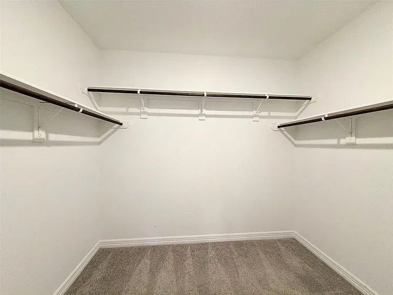 415 Northern Pike Dr — Photo 17
