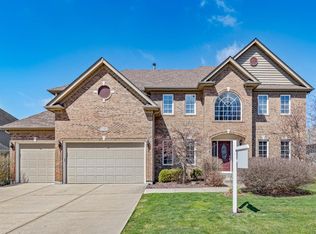 706 Evergreen Ln, Sugar Grove, IL 60554