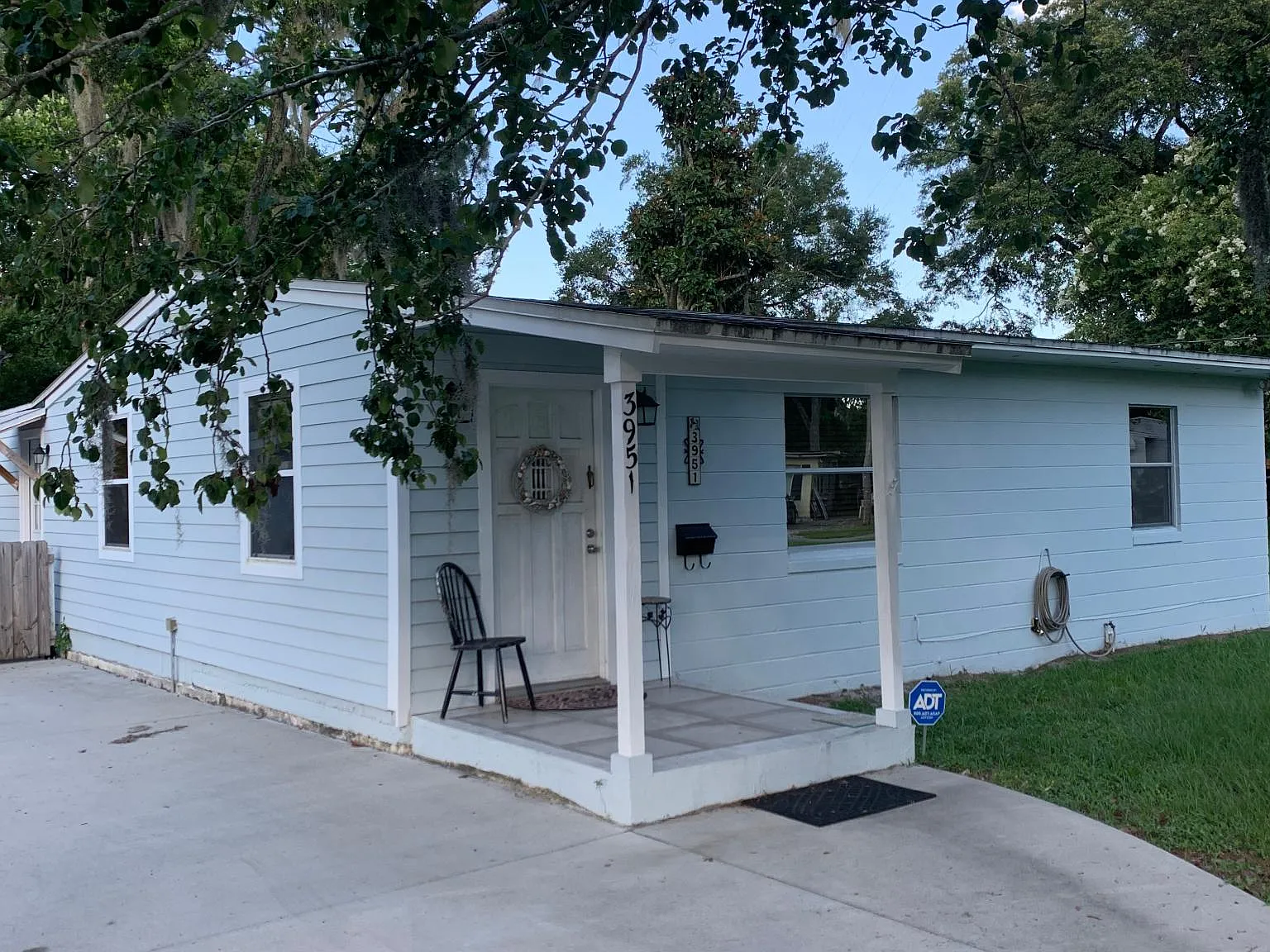 2 bed, 1000 sqft, $1,600 — Photo 2