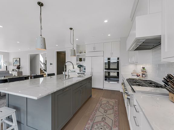 3rd image of 2828 Piper Way