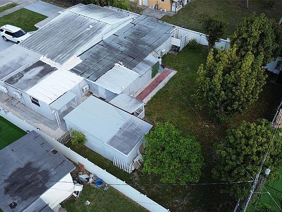 3rd image of 126 Miami Gardens Rd