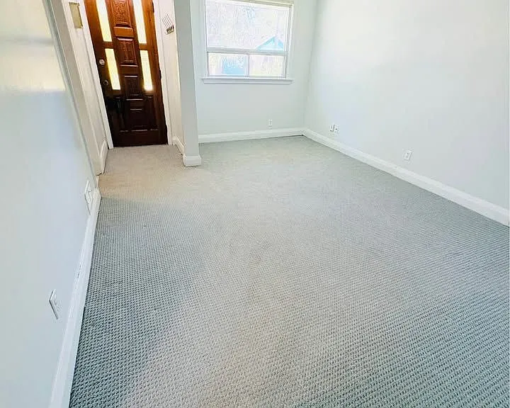 74 Vanbrugh Ave — Photo 3