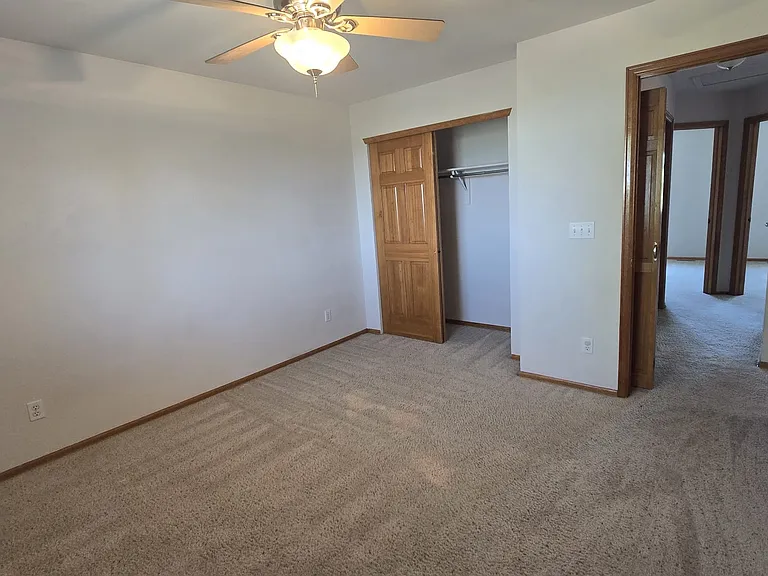 22341 E Mercer Pl — Photo 5
