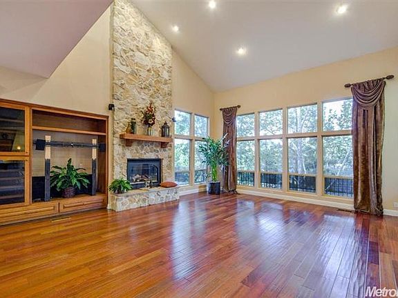 4th image of 3955 Villa Ct