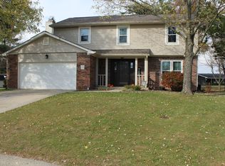 25 Village Walk Ct, Zionsville, IN 46077