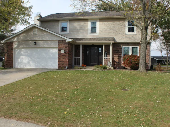25 Village Walk Ct, Zionsville, IN 46077