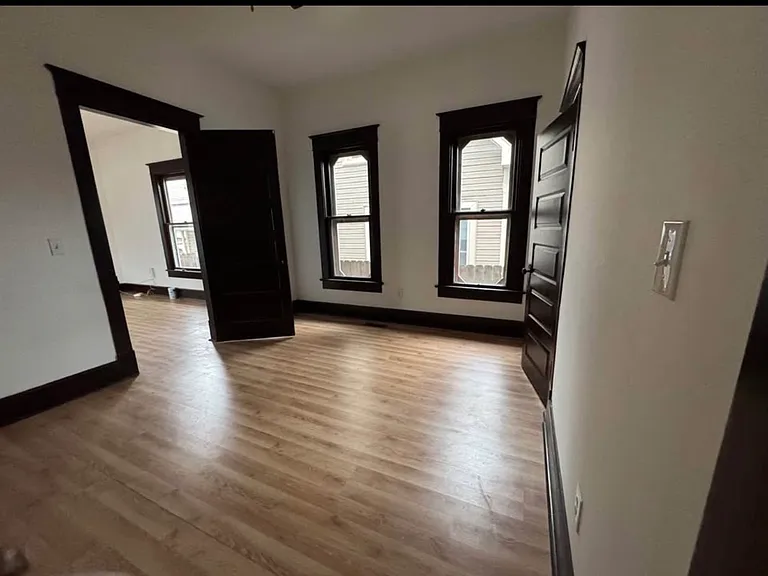 100 W King St #A — Photo 7