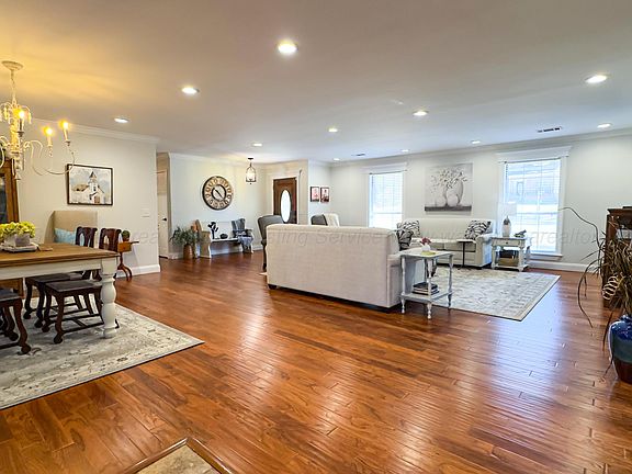 4th image of 152 Juniper St