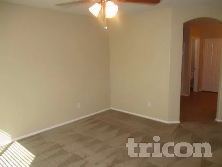 4939 W Burgess Ln — Photo 7