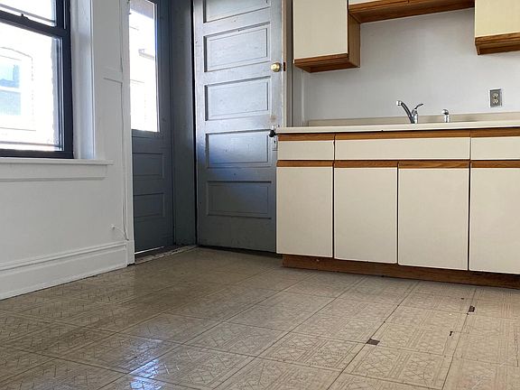 bright eat-in kitchen