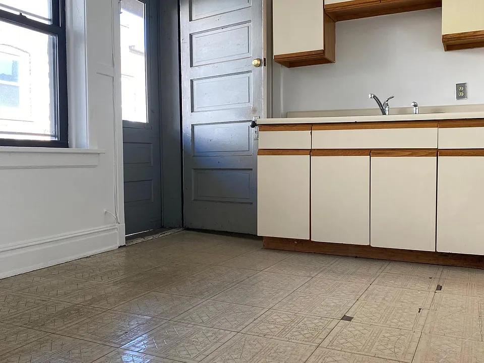 bright eat-in kitchen