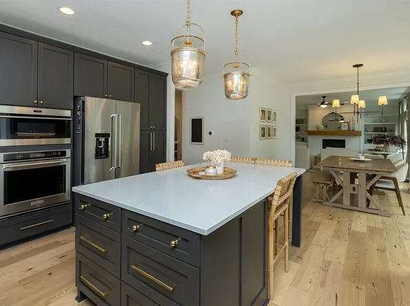 3108 153rd St, Urbandale, IA 50323