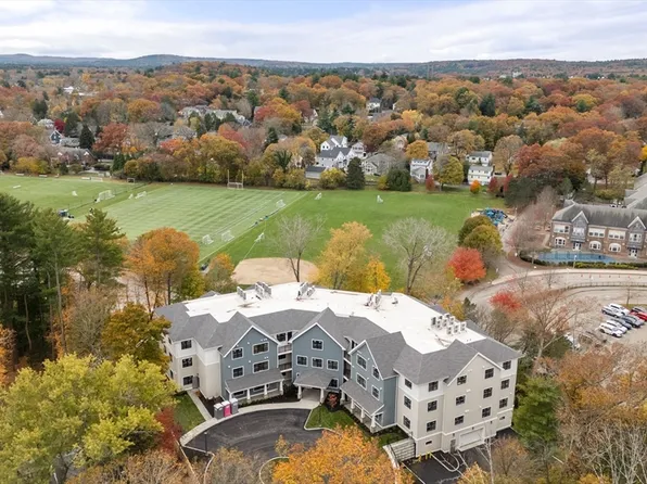 16 Stearns Rd #306, Wellesley, MA 02482