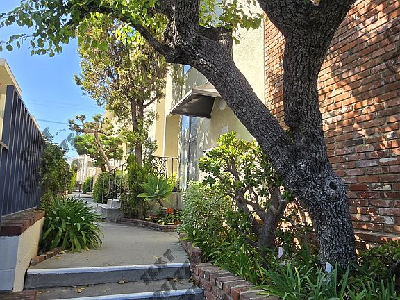 5th image of 11735 Mayfield Ave #8
