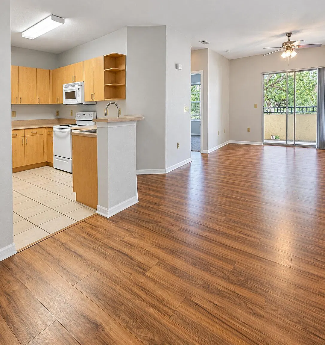 1 bed, 1.0 bath, 875 sqft, $1,650 — Photo 2