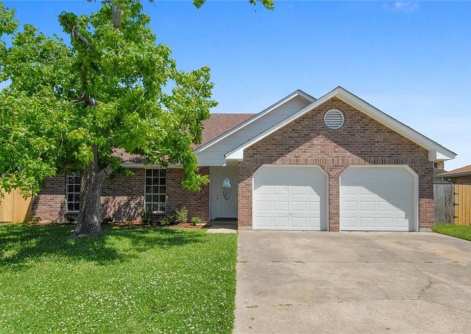 1st image of 25 Moss Dr