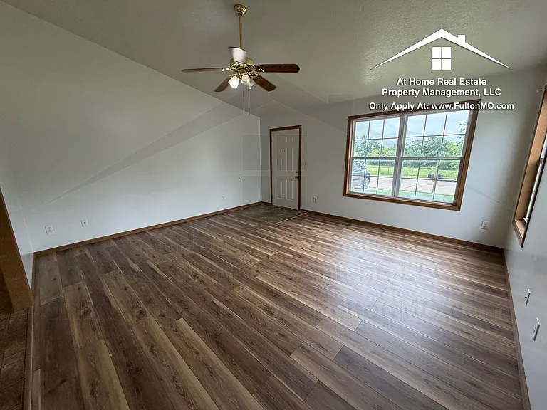 26332635 Gates Blvd — Photo 3