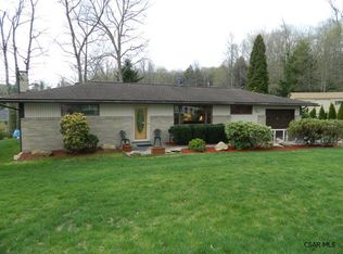 111 Cambridge Rd, Johnstown, PA 15905