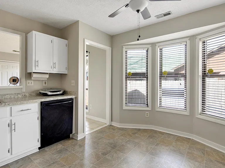 6954 Candlewood Dr — Photo 8