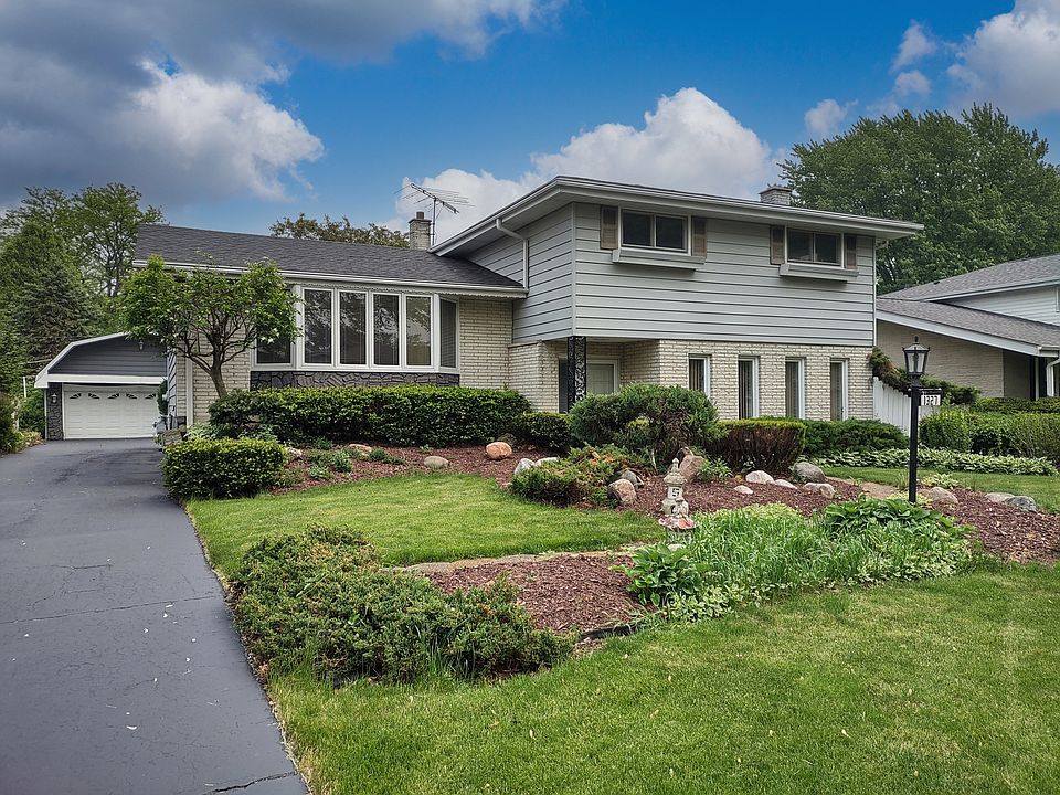 1st image of 1327 E Mulberry Ln