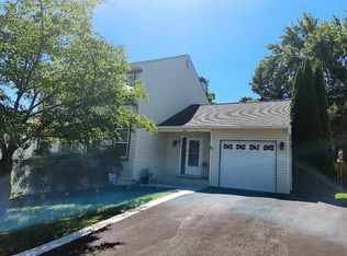 10610 Hunters Chase Ln, Damascus, MD 20872