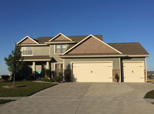 475 NE Fox Run Trl, Waukee, IA 50263