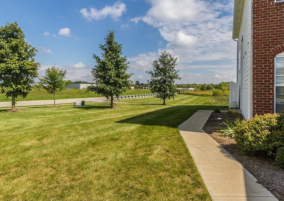 1st image of 16325 Meadowlands Ct