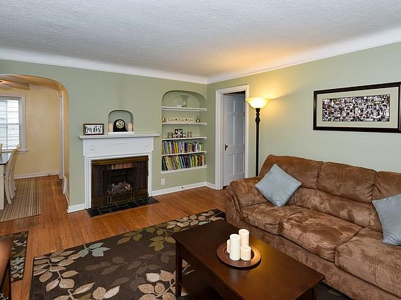 5th image of 874 Quarry Dr