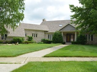 10637 S Burnham Ct, Naperville, IL 60564