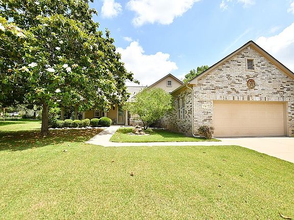 2nd image of 114 Lone Star Dr