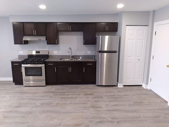4th image of 2200 Scoville Ave APT 304