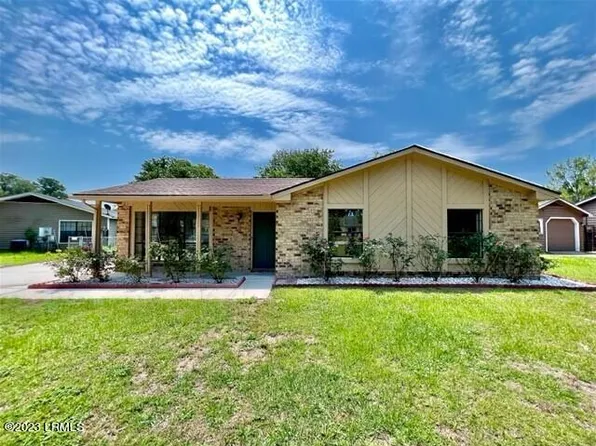 10 Quail Ridge Cir N, Beaufort, SC 29906