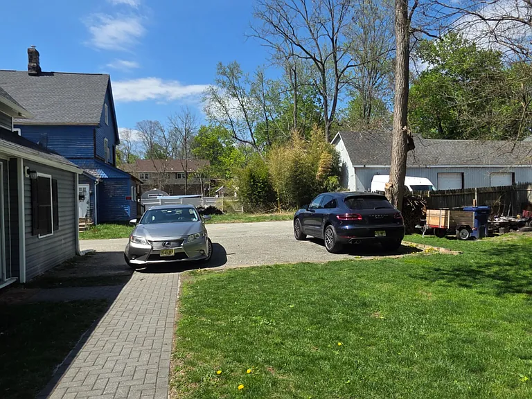 293 Spring St — Photo 17