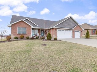 1215 Stono Mountain Dr, Farmington, MO 63640
