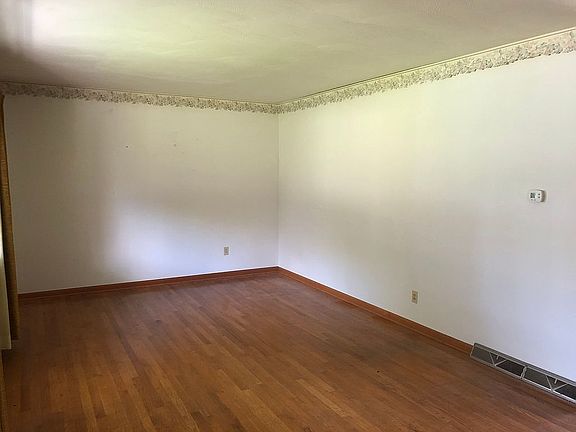 2nd image of 3970 Grace Dr