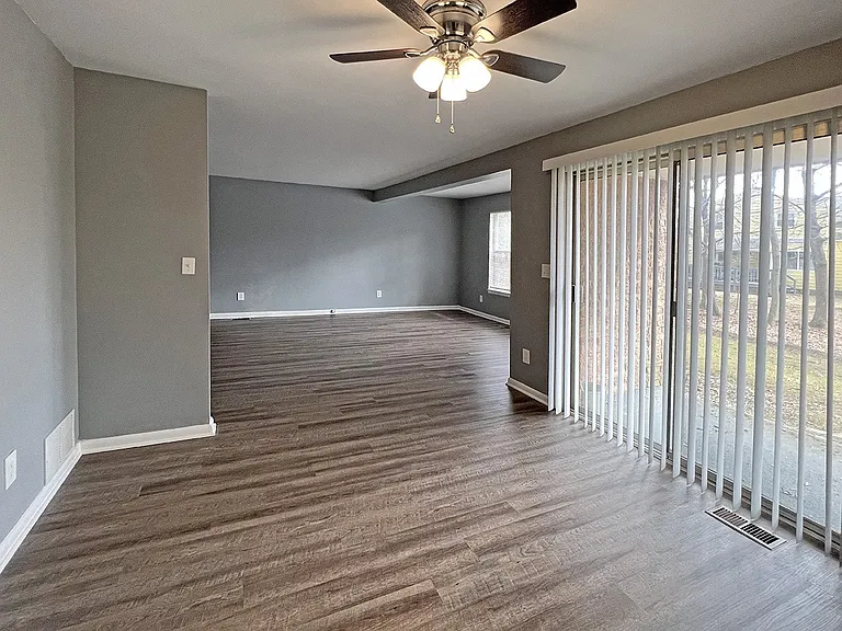 Woodland Apartments — Photo 15