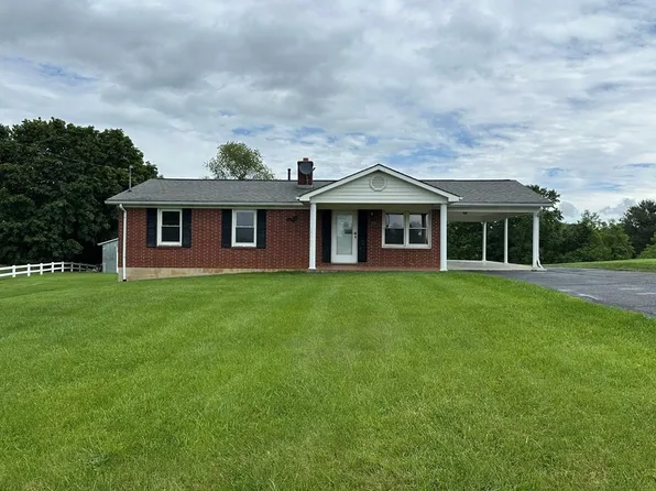 153 Howlett St, Hillsville, VA 24343