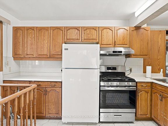 4th image of 44 Kennard Ave